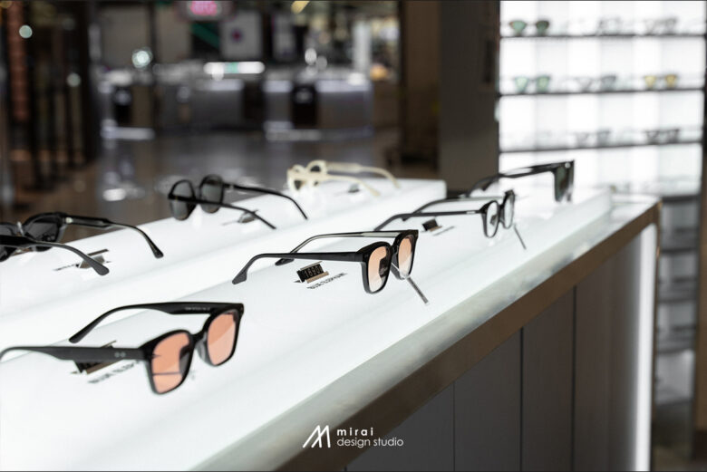 BLUE ELEPHANT GLASSES