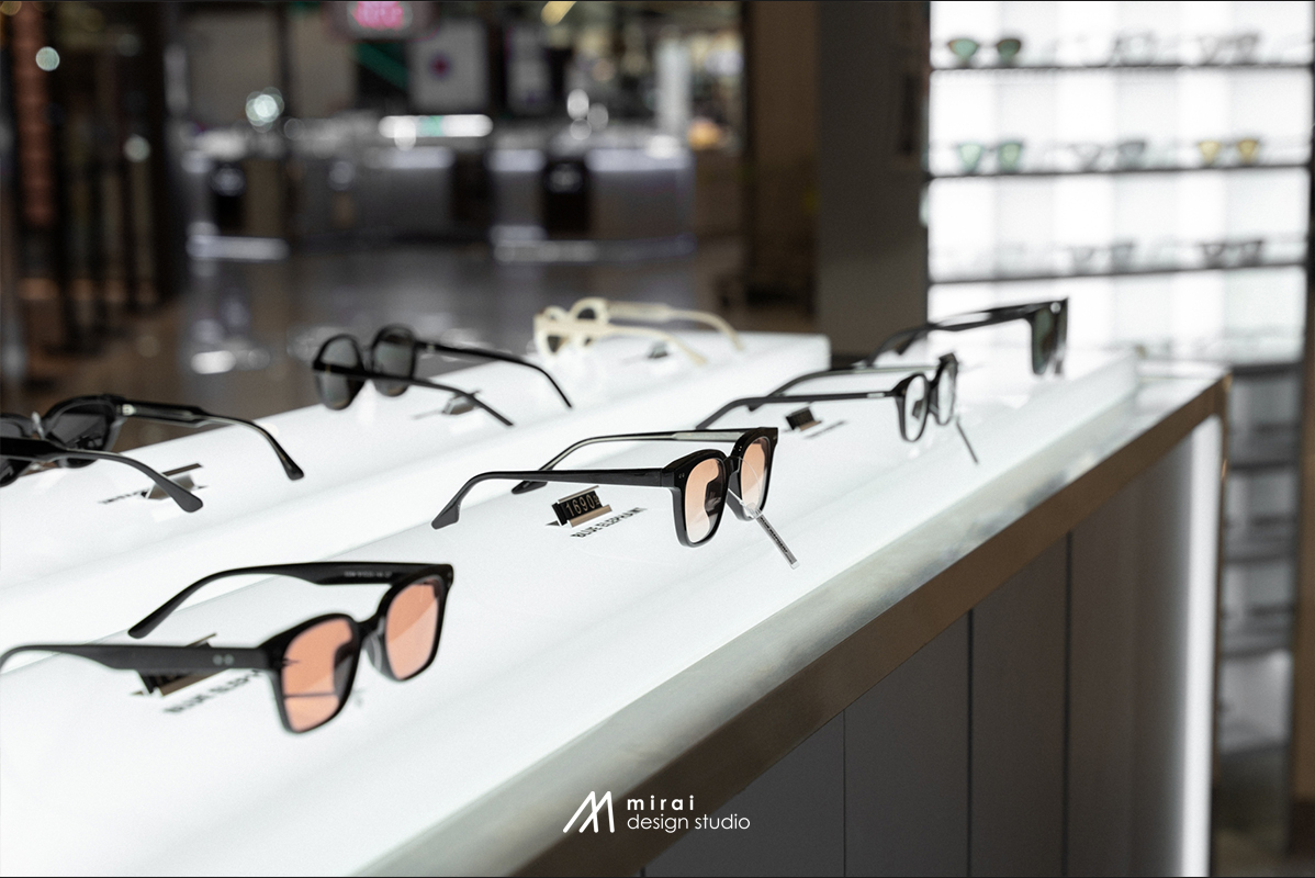 BLUE ELEPHANT GLASSES