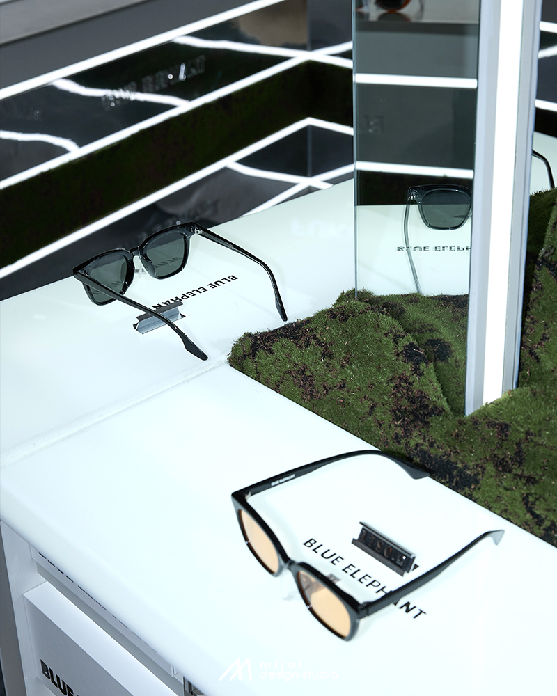 BLUE ELEPHANT GLASSES