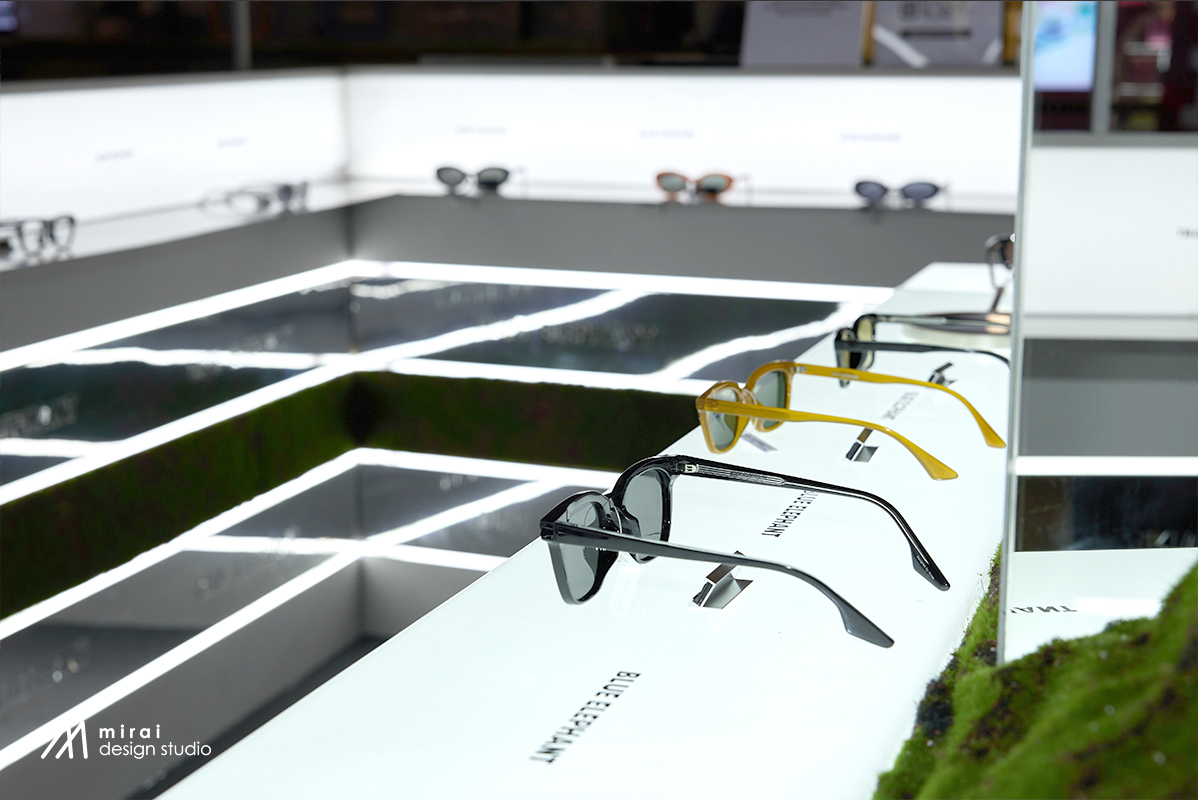 BLUE ELEPHANT GLASSES