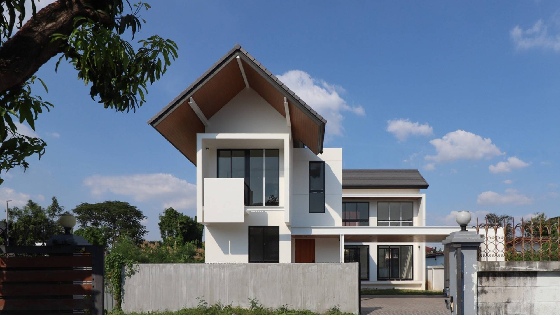 BoomJoy house